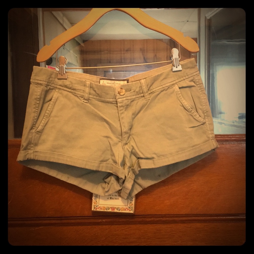 Abercrombie & Fitch Light Green Shorts